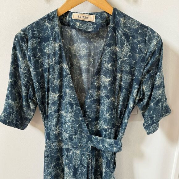 La Robe  100% Sueded Silk Charmouse Floral Wrap Midi Dress 2 NWOT - Picture 6 of 13